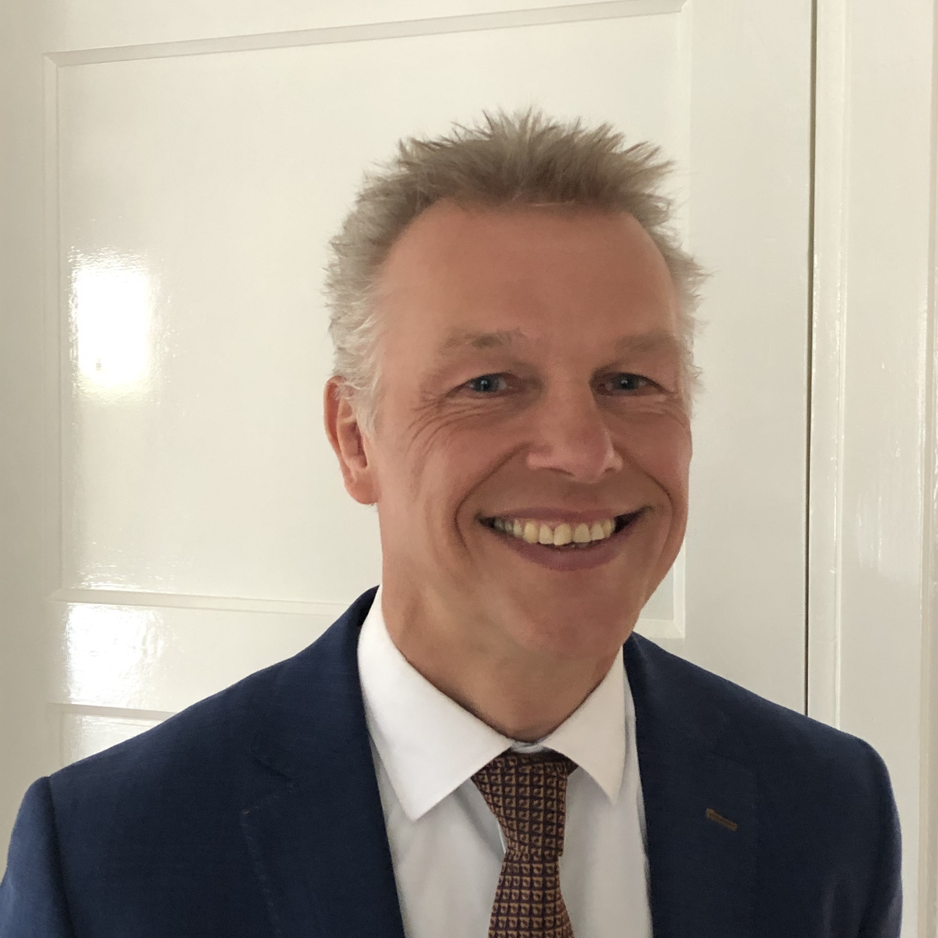 Dhr. drs. G.W.M. Beltman, Plv. Vz./penningmeester